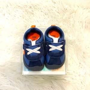 CARTERS SHOES BABY BOY NEW SIZE 2 6/9 MONTHS